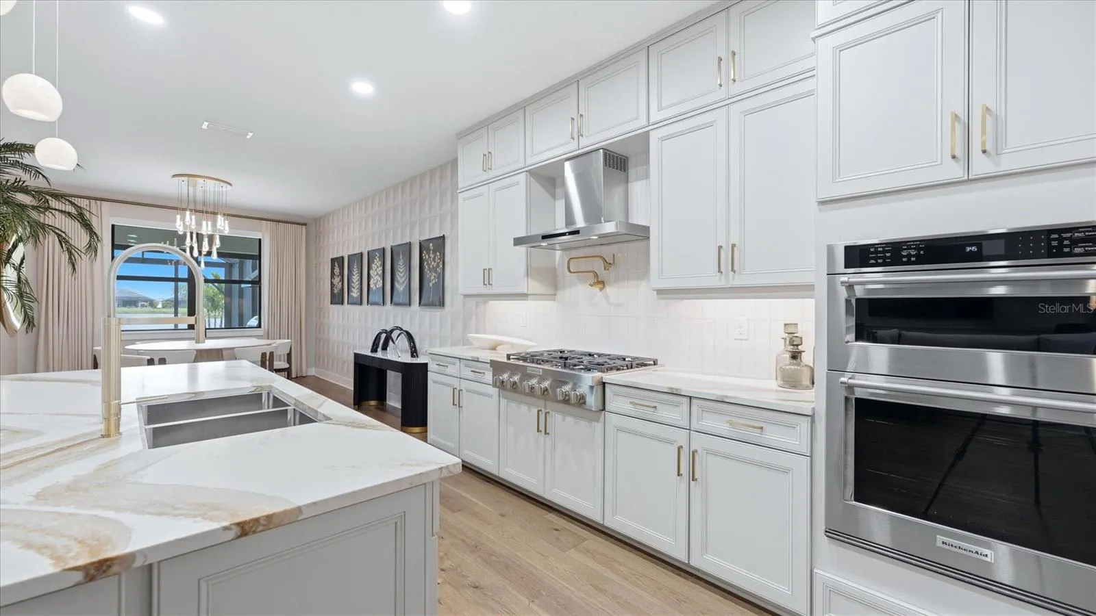 Kitchen, dining room
