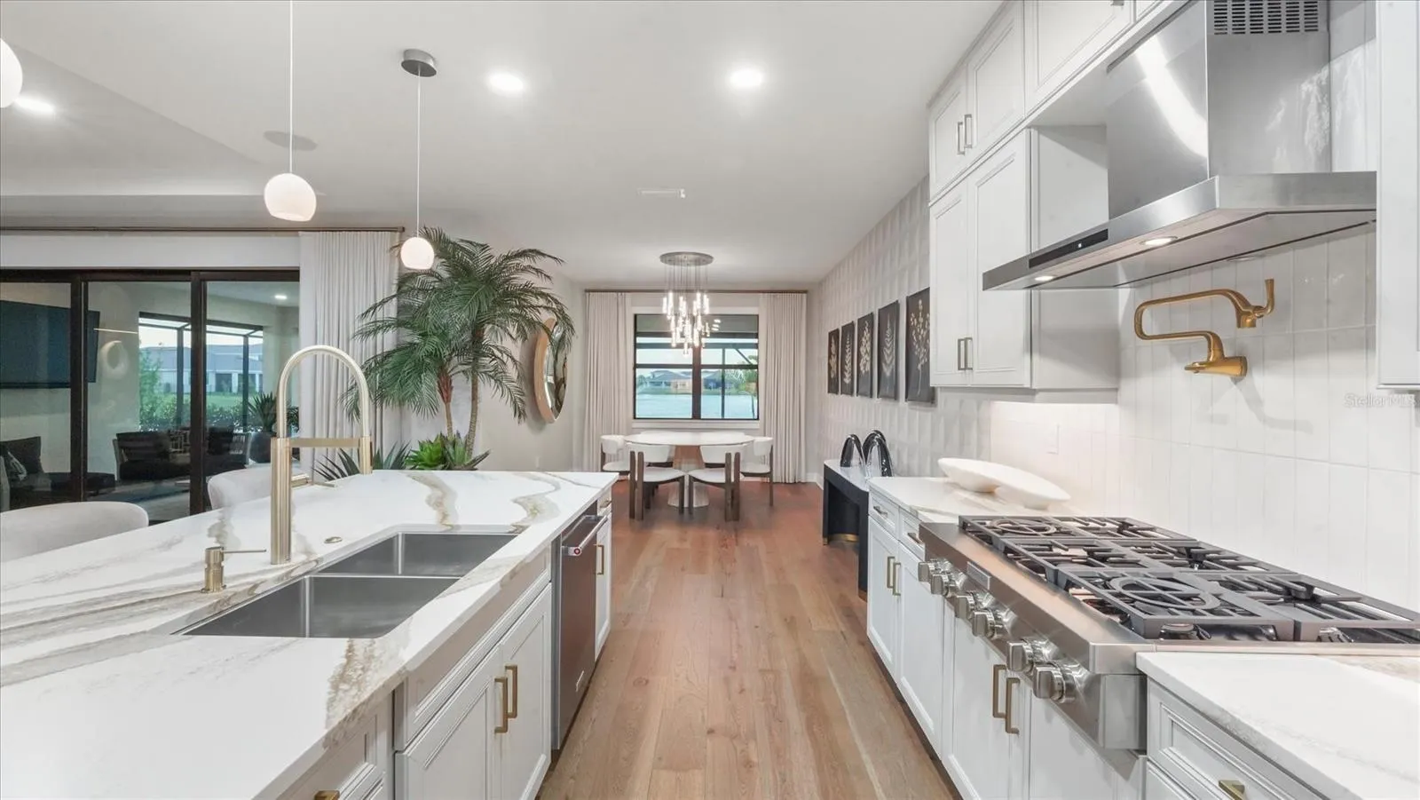 Kitchen, dining room