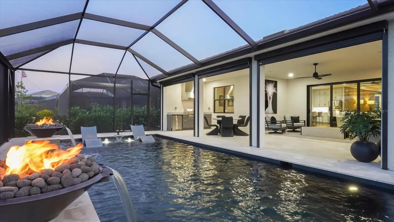 Pool, lanai