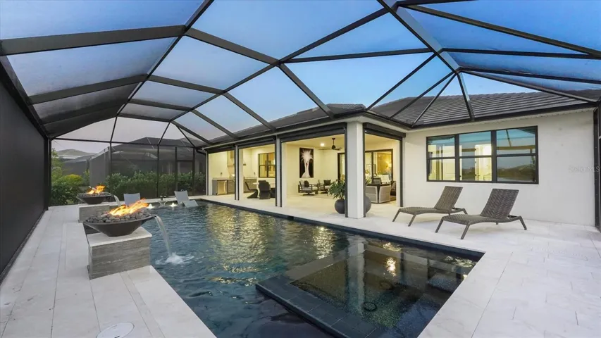 Pool, lanai