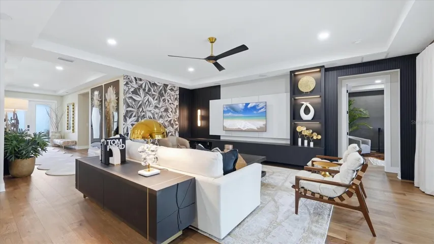 Great room, foyer