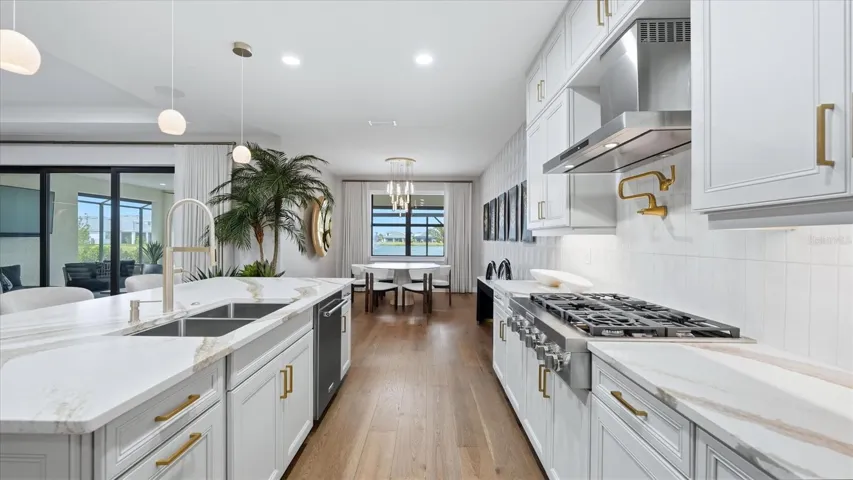 Kitchen, dining room