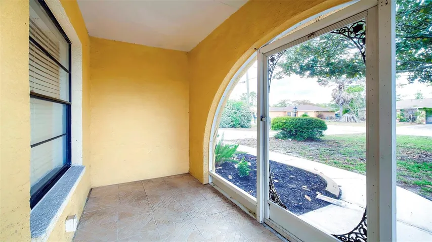 Front screen room