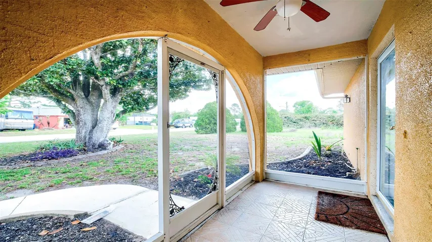 Front screen room