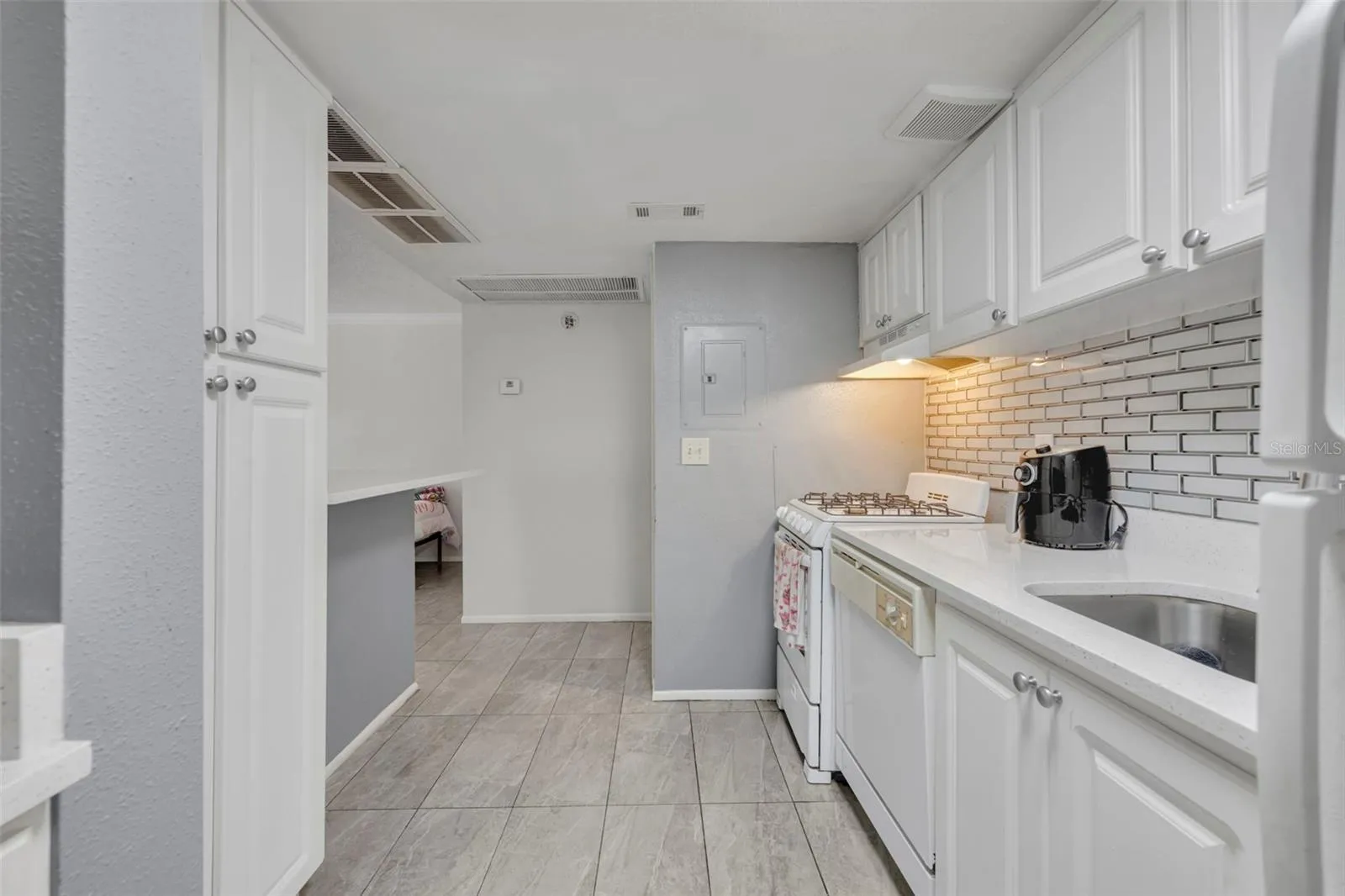 Beautifully updated Kitchen