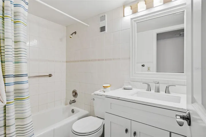 Guest Bathroom with tub/shower combo