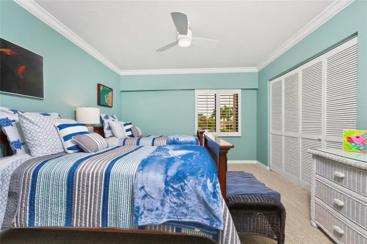 2ND GGUEST BEDROOM WITH TWIN BEDS AND LARGE CLOSET