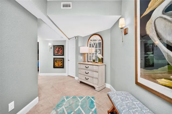FOYER INTO THE UNIT