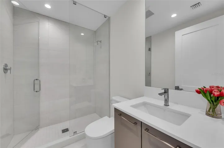 2nd en suite bathroom