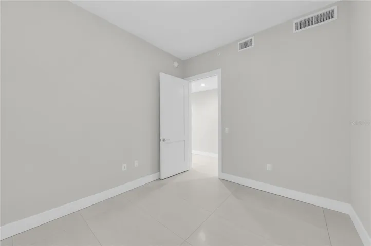 Den/bonus room with door for privacy