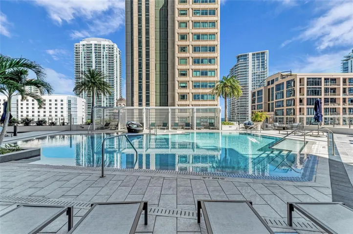 Cloud 9 Pool
