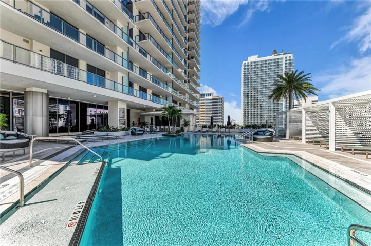 Cloud 9 Pool