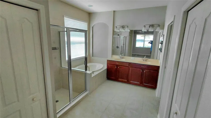 Primary bedroom bath
