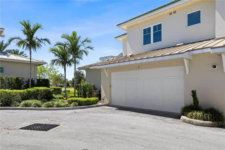 1 Palm Ter garage