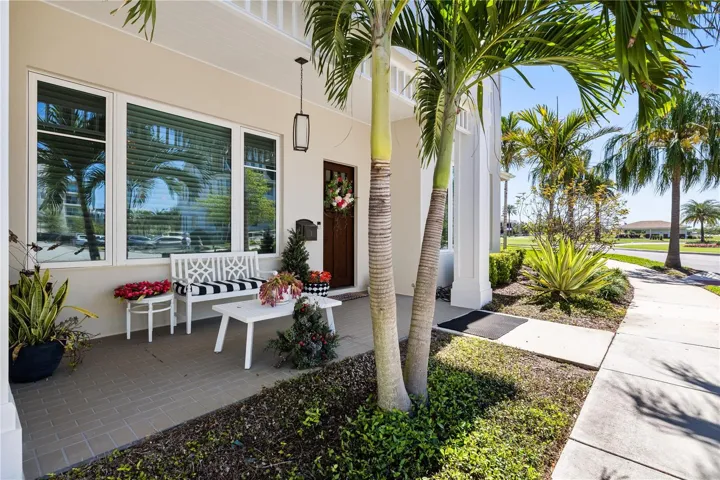1 Palm Ter front patio
