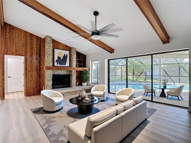 Living Roomvirtually staged