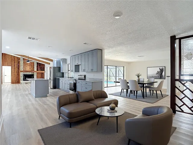 Dinning Roomvirtually staged