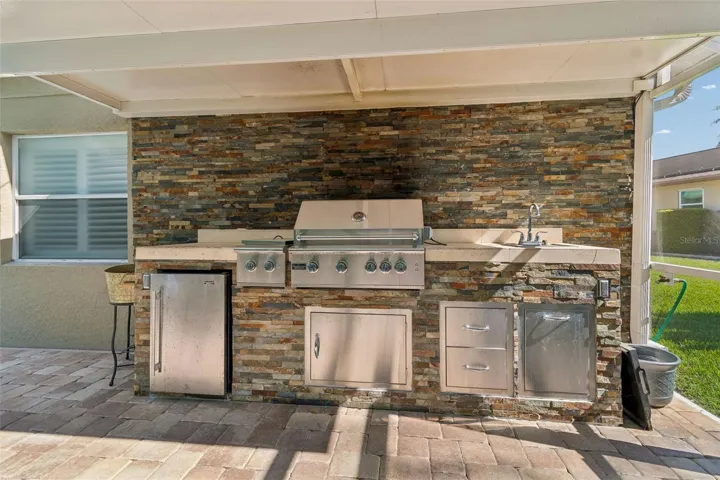 Outdoor Kitchen
