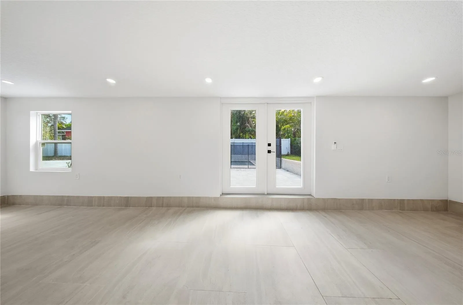 1st Floor - Poolside