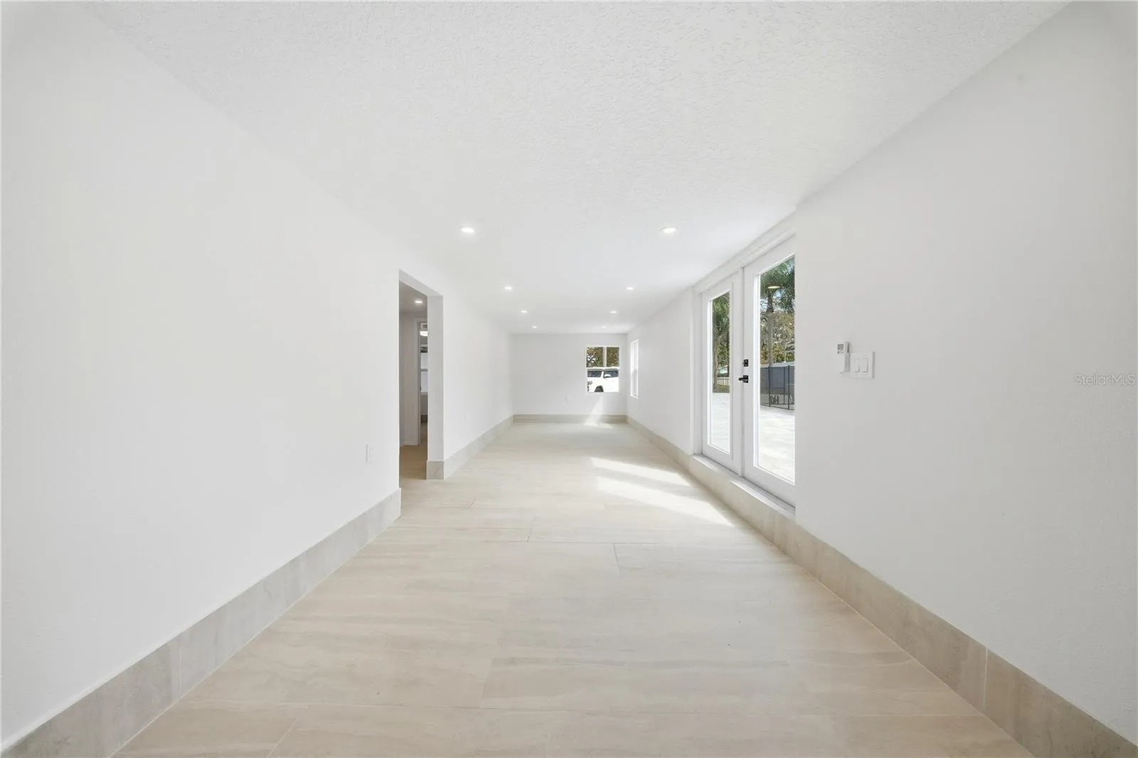 1st Floor - Poolside