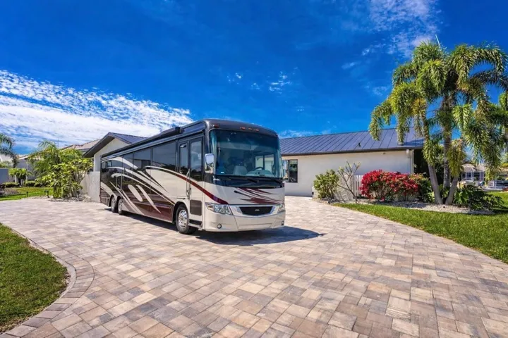 Designed fo Class A RV up to 45 ft -sewer access , 50 AMP