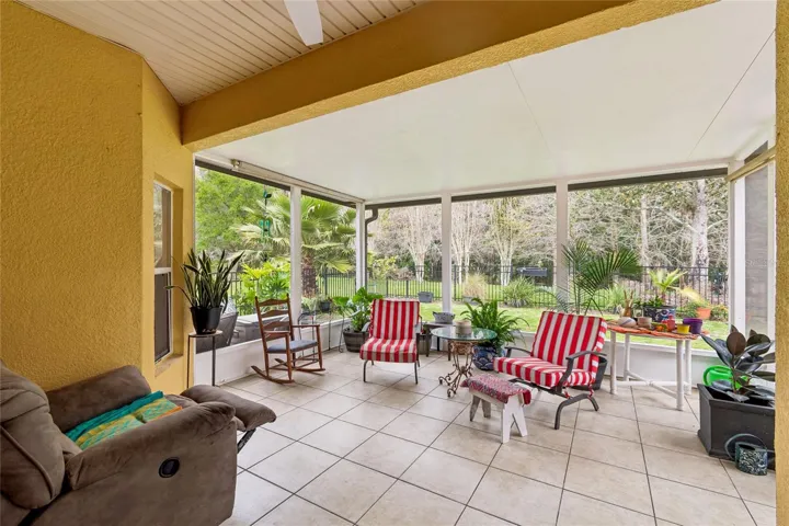 COVERED AND SCREENED LANAI