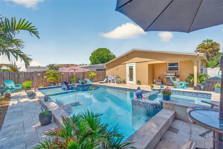 Enjoy your Tropical Oasis everyday in the Summer!