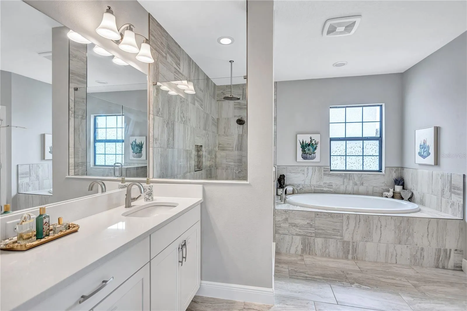 Primary En-Suite