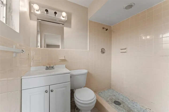 Primary Suite - Bathroom