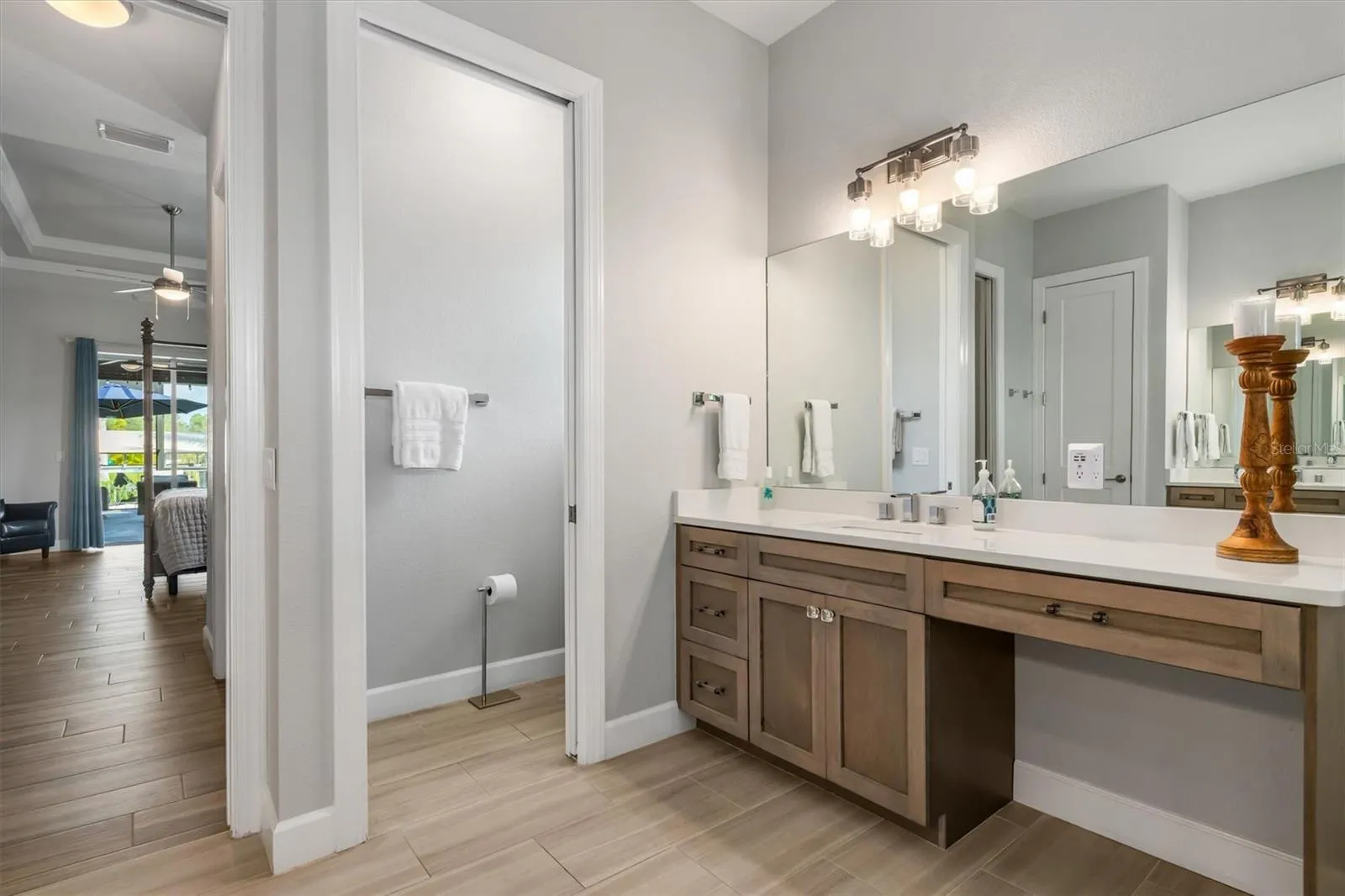 Master Vanity