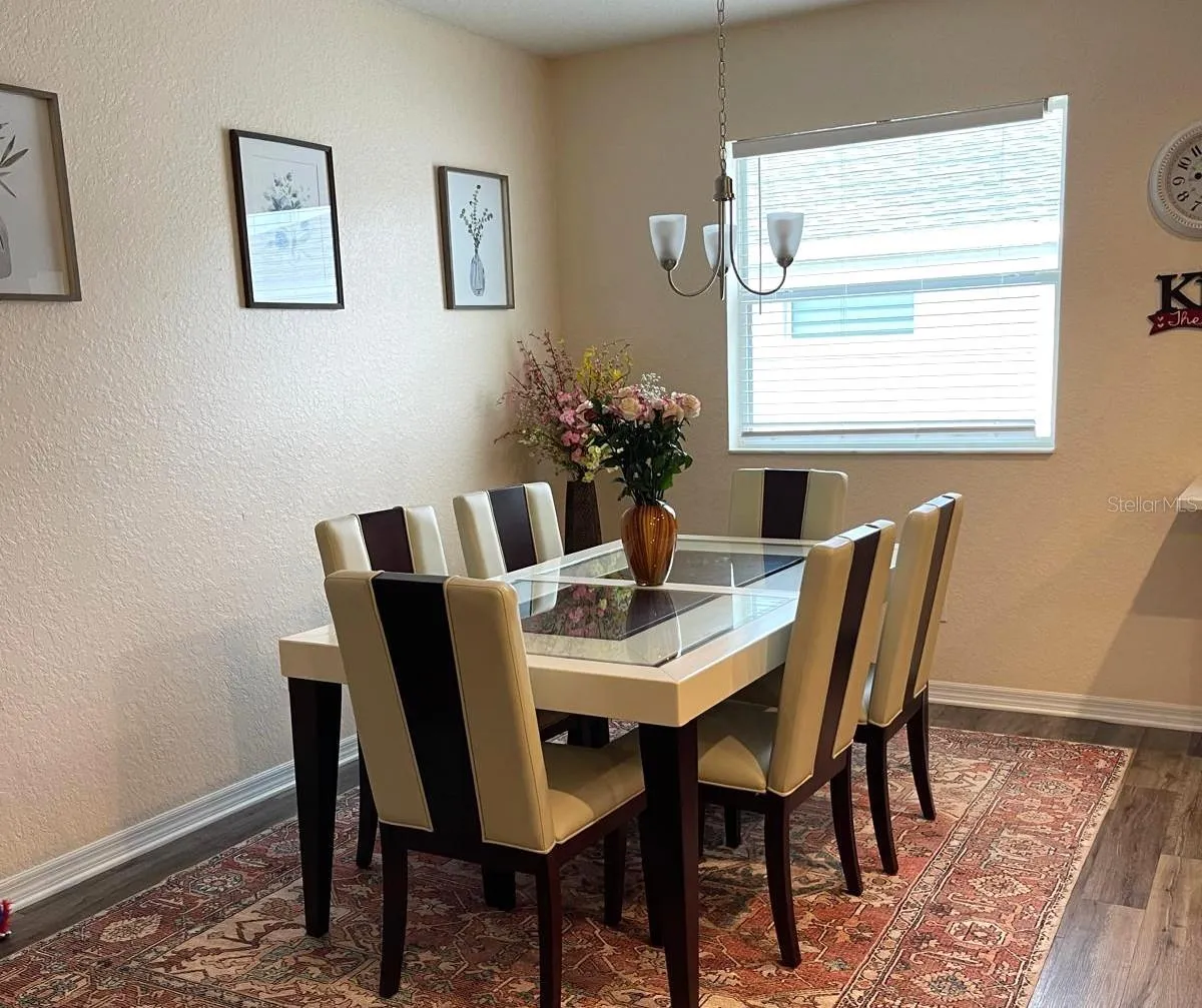 Dining room - kitchen - door to laundry room