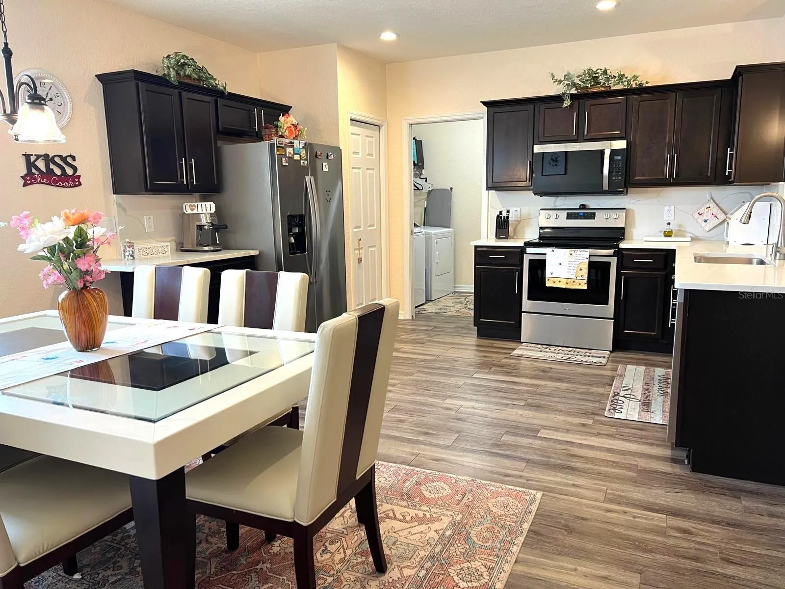 Dining room - kitchen - door to laundry room