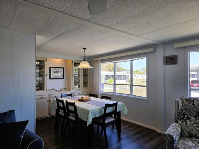 Dining room with Bay windows