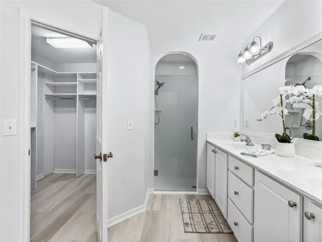 Walk in Closet