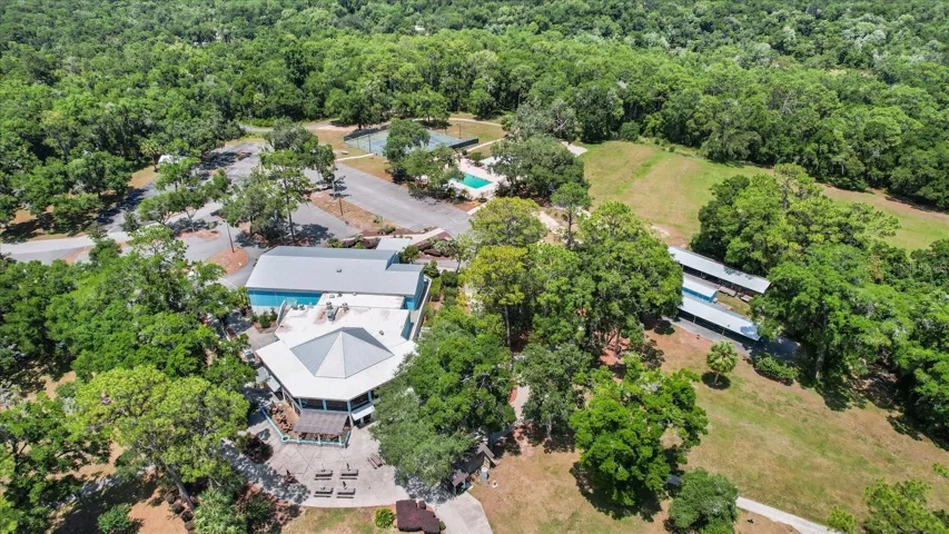Rear overview clubhouse