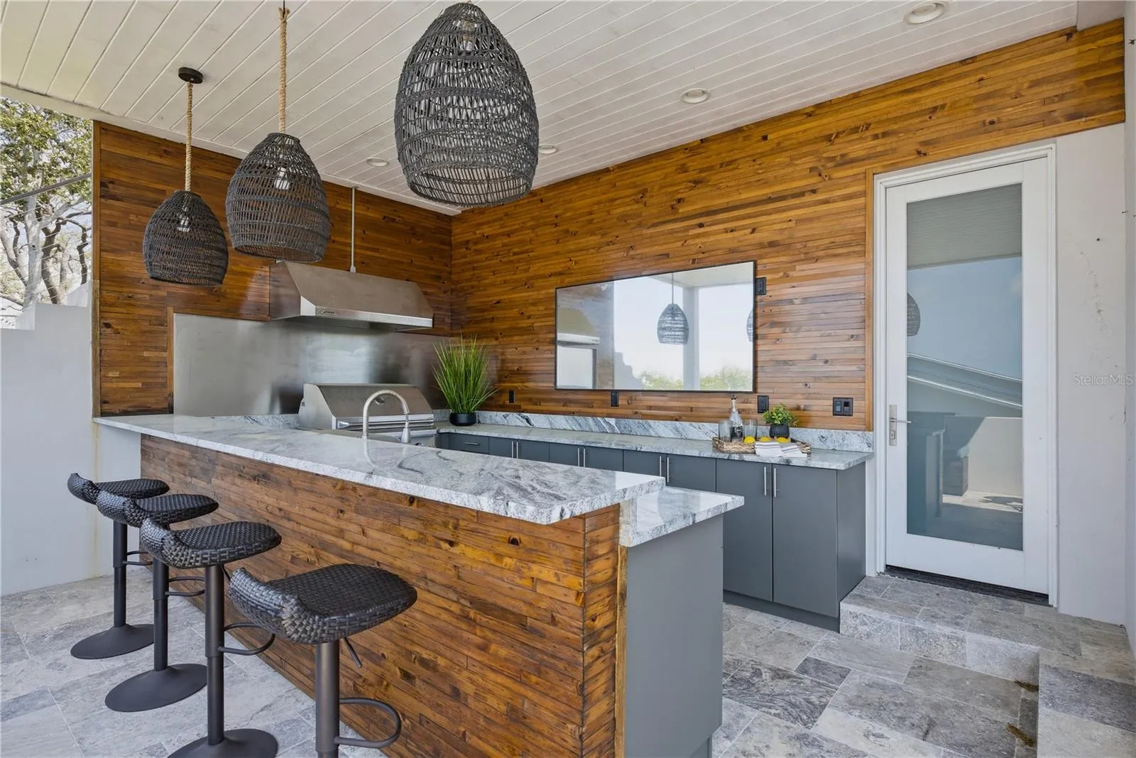 Outdoor Kitchen