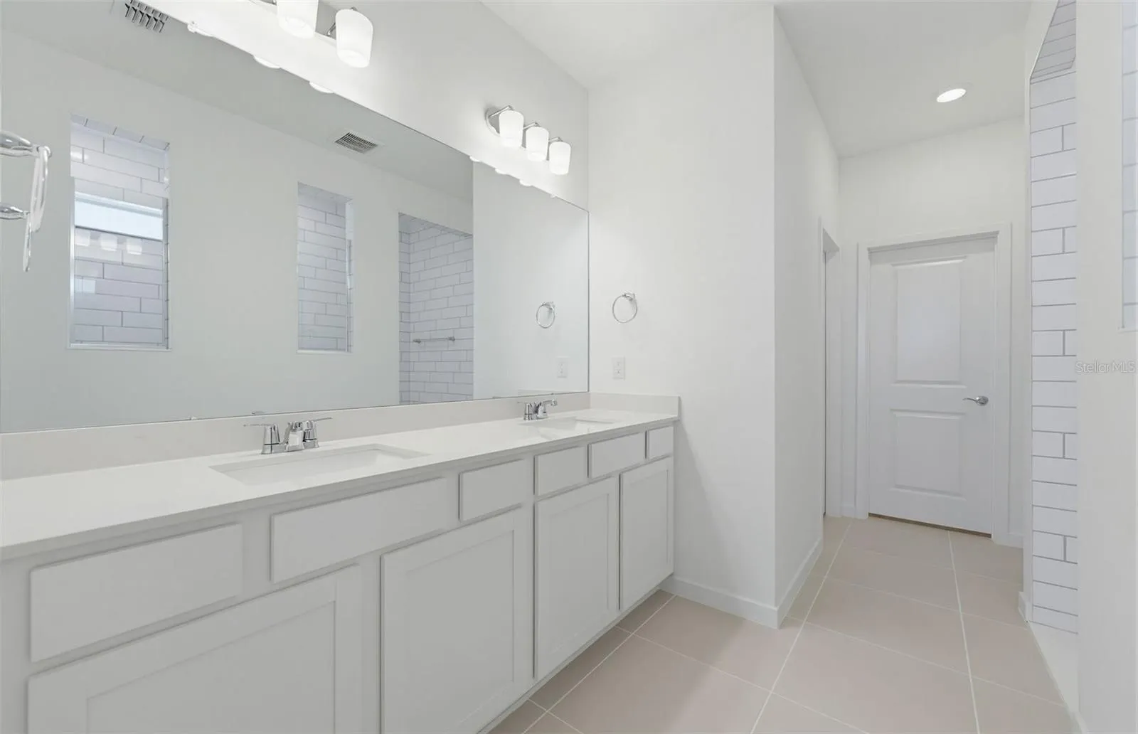 Owner's Bathroom w/Dual Sinks