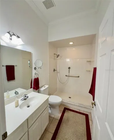 Guest Bath 1