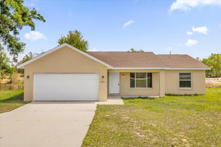 233 Locust Pass Dr Ocala, FL 34472