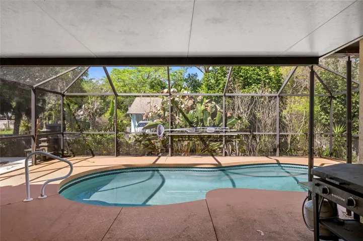 Screened in Pool