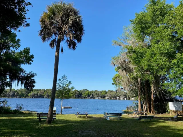 Santa Fe Lakewalking distance
