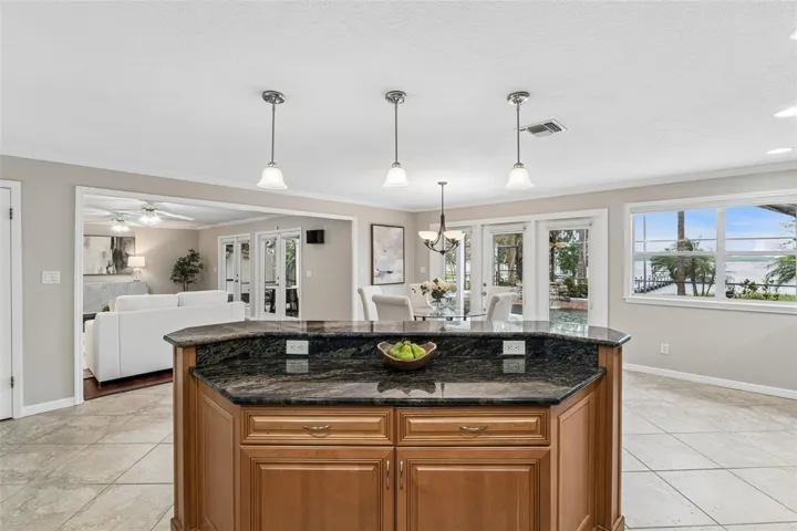 Open Kitchen.