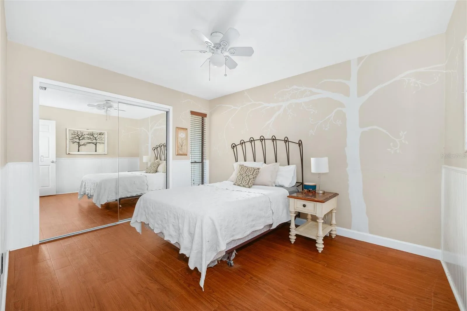 Guest bedroom #1