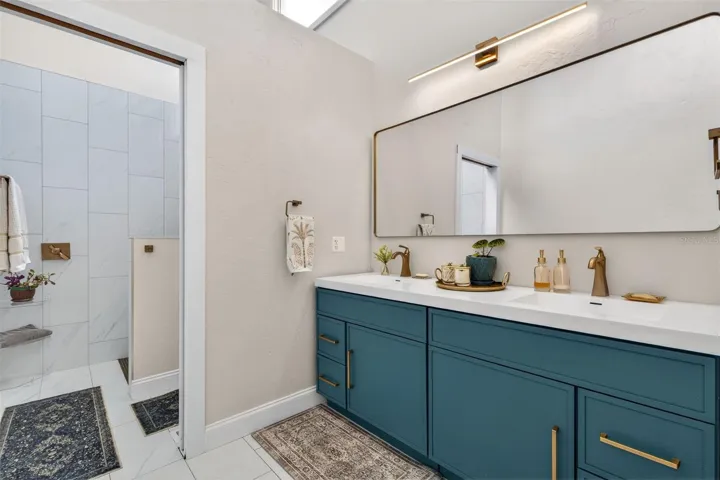 Primary bath