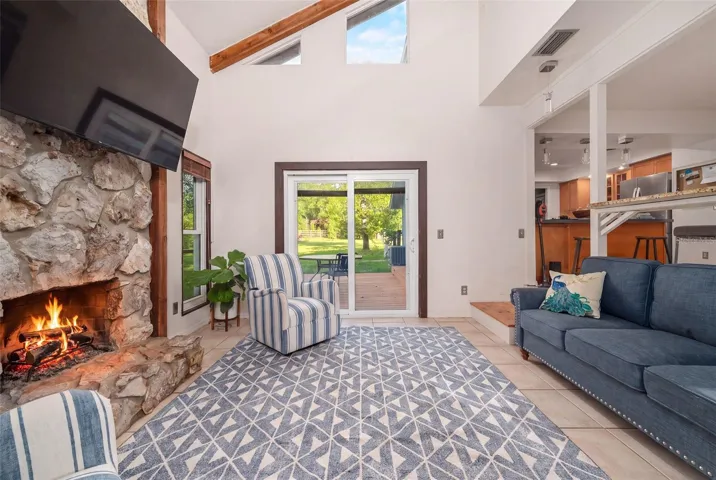 Living room (Virtual flame)