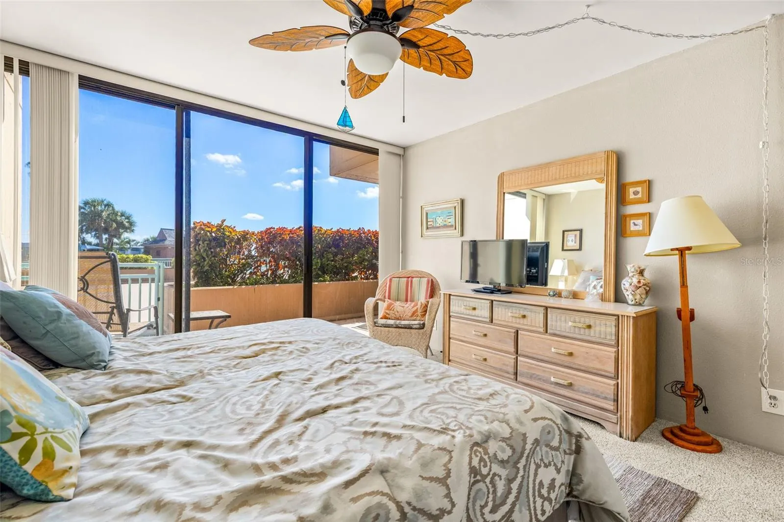 SPLIT PLAN - means that there is a living room between the Guest Bedroom and the Master Suite