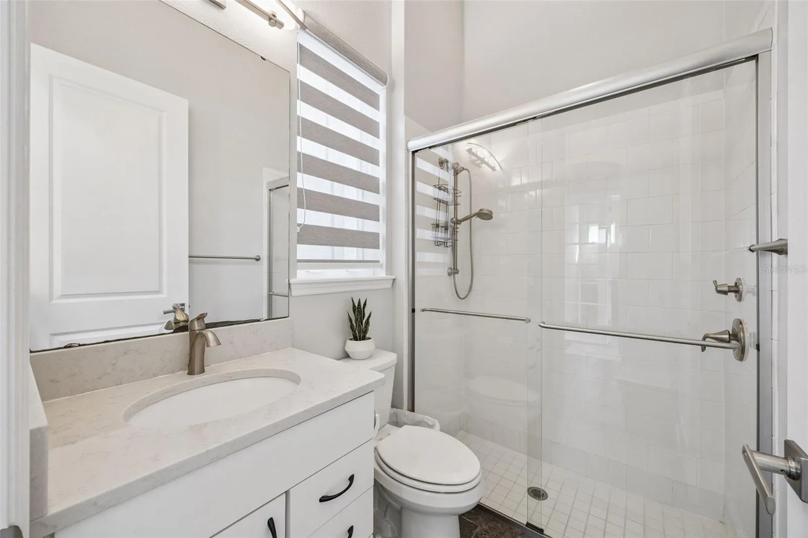 Main Bathroom 1- Main Floor