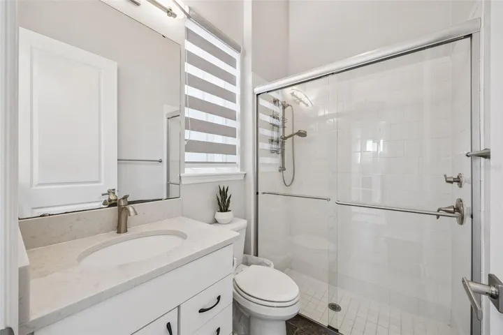 Main Bathroom 1- Main Floor