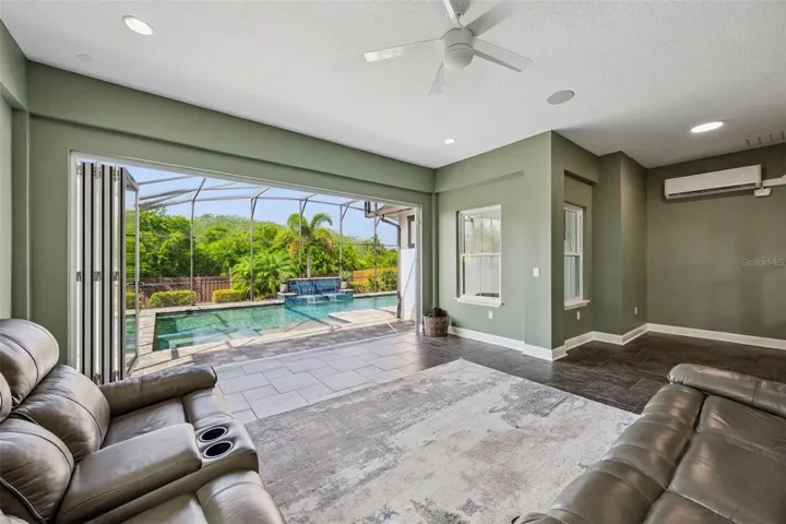 4 Season Flex Room with Accordian Glass Door