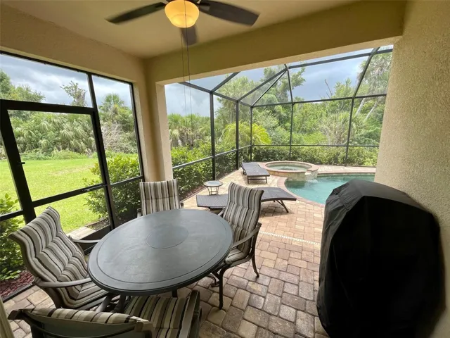 Covered Outdoor Dining Area in Lanai